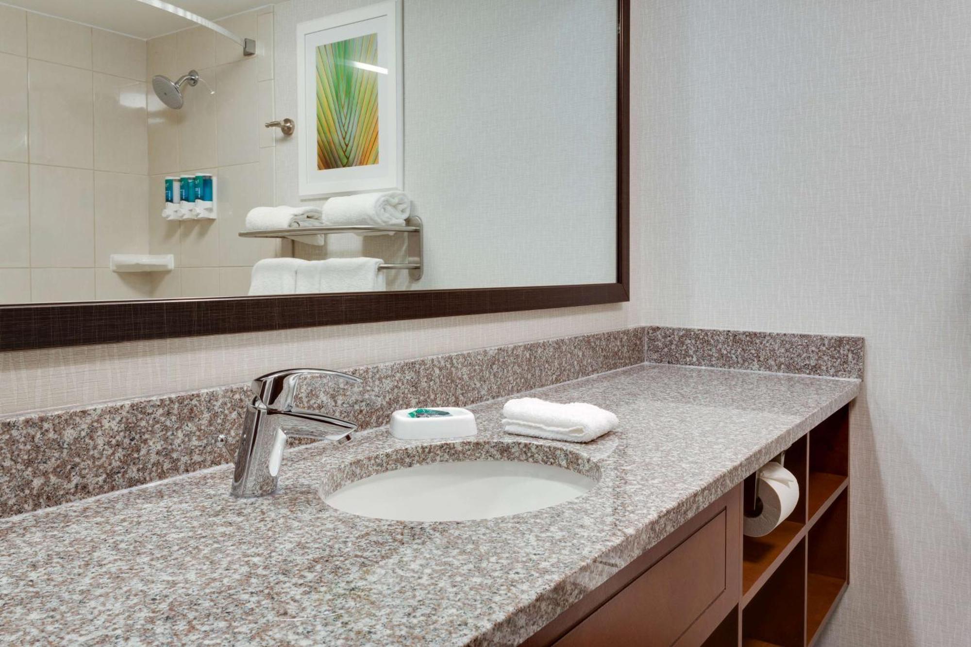 Drury Inn & Suites Columbia Stadium Boulevard מראה חיצוני תמונה