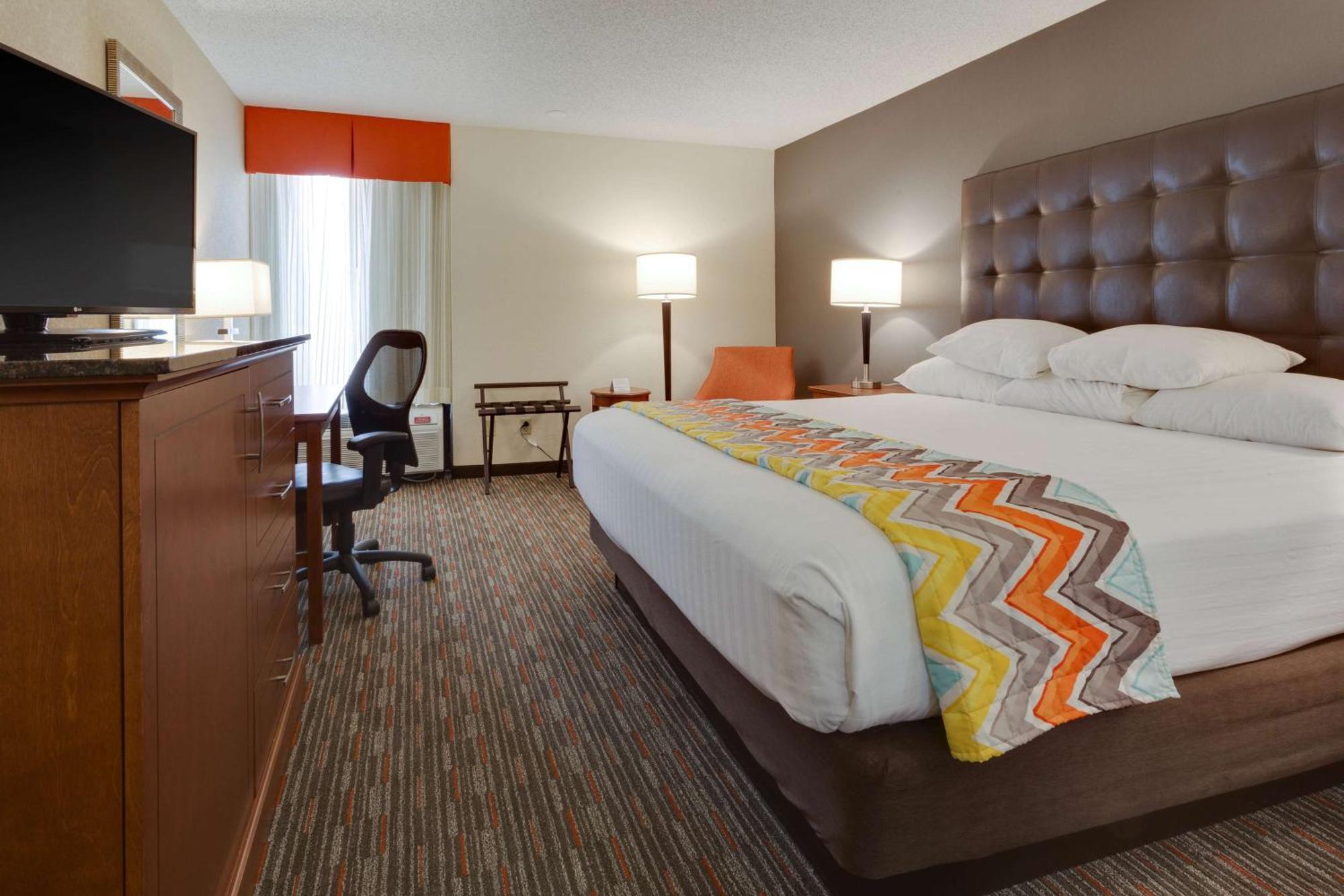 Drury Inn & Suites Columbia Stadium Boulevard מראה חיצוני תמונה