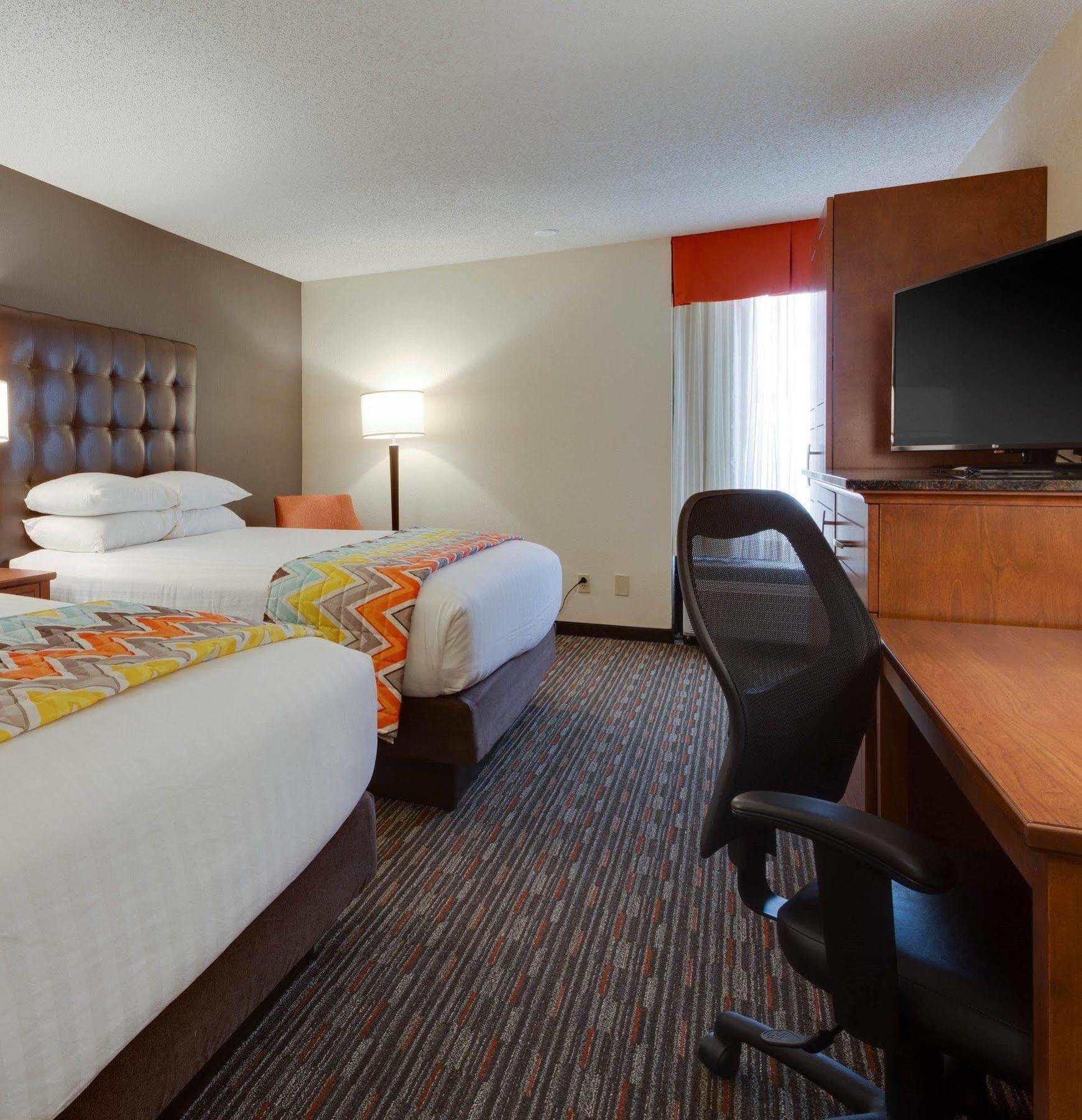 Drury Inn & Suites Columbia Stadium Boulevard מראה חיצוני תמונה